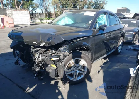 2018 Audi Q5 2.0T Premium/2.0T Tech Premium z USA, uszkodzony, nr VIN WA1ANAFY0J2234082